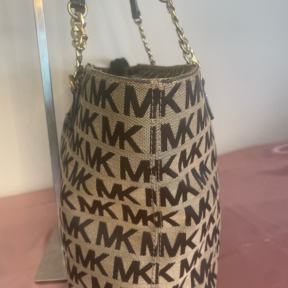 Authentic Michael Kors Purse  #056NC Jet Set Monogram Tote Bag in black and tan - Picture 6 of 11